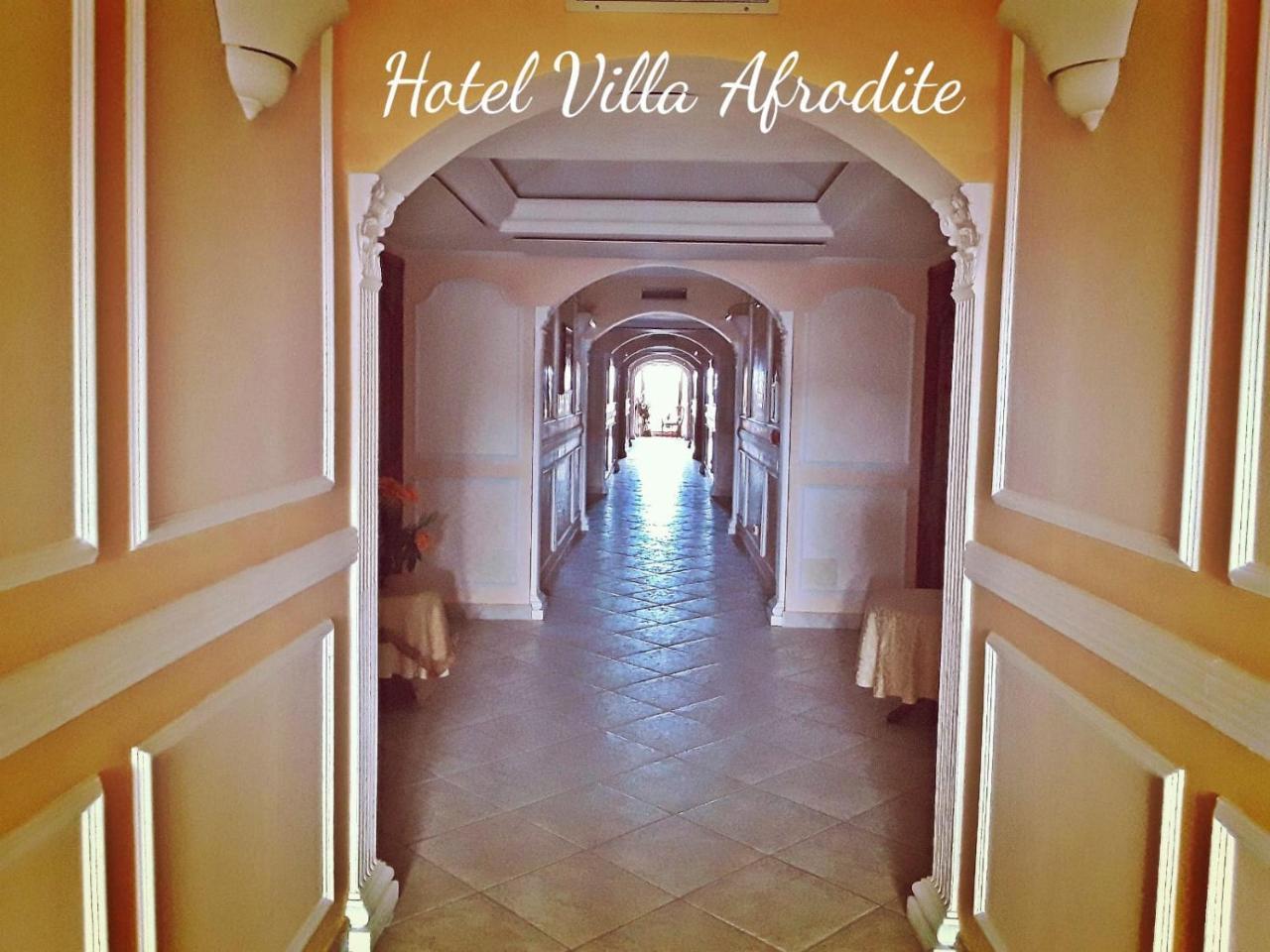 Afrodite Boutique Hotel Бовалино-Марина Экстерьер фото